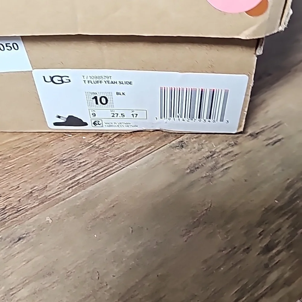 UGG fluff slides